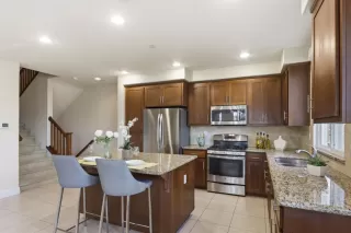 Photo #5: ML82041866 Listing 