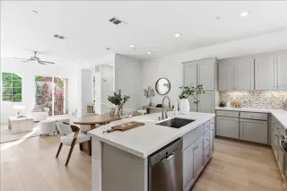 Photo #5: ML82041883 Listing 