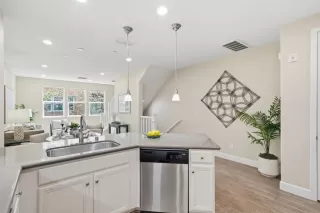 Photo #6: ML82041890 Listing 