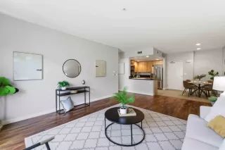 Photo #4: ML82041930 Listing 