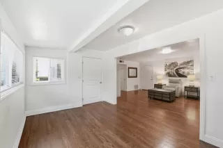 Photo #5: ML82041935 Listing 