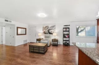 Photo #6: ML82041935 Listing 