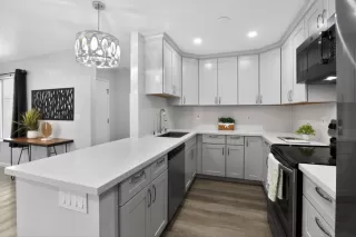 Photo #6: ML82042015 Listing 