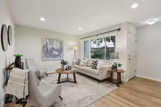 Photo #6: ML82042175 Listing 