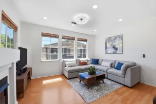 Photo #5: ML82042235 Listing