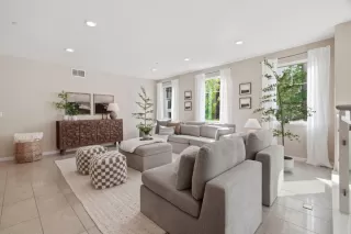 Photo #5: ML82042326 Listing 