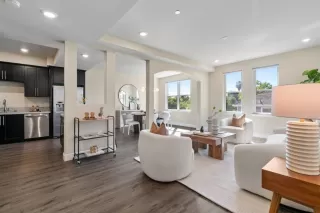 Photo #4: ML82042379 Listing