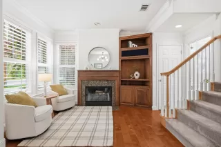 Photo #4: ML82042400 Listing 