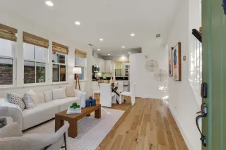 Photo #5: ML82042432 Listing 