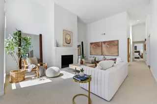 Photo #4: ML82042443 Listing 