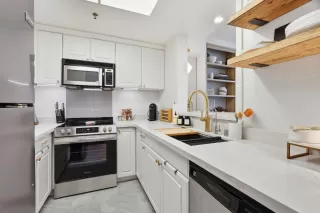 Photo #5: ML82042573 Listing 