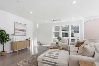 Photo #5: ML82042596 Listing 