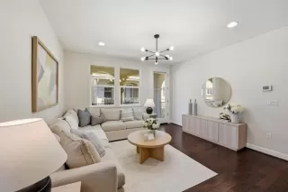 Photo #4: ML82042629 Listing 