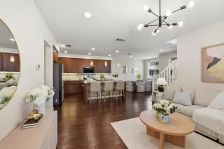 Photo #6: ML82042629 Listing 