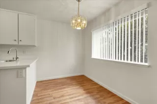 Photo #5: ML82042697 Listing 