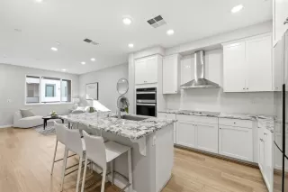 Photo #6: ML82042743 Listing 