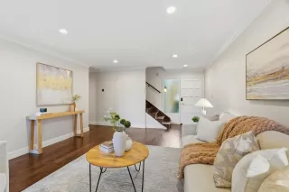 Photo #6: ML82042836 Listing 