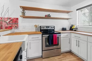 Photo #5: ML82042837 Listing