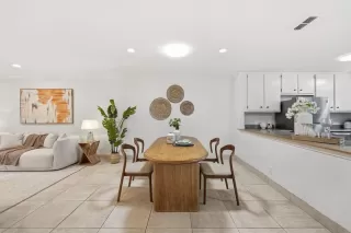 Photo #4: ML82042877 Listing 