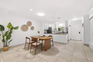 Photo #5: ML82042877 Listing 