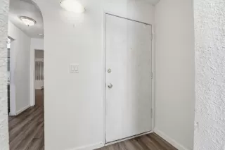 Photo #6: ML82042934 Listing