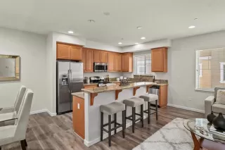 Photo #5: ML82042993 Listing 