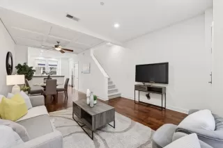 Photo #5: ML82043018 Listing 