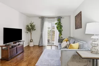 Photo #5: ML82043025 Listing 