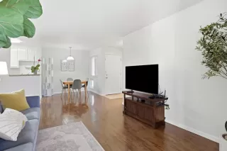 Photo #6: ML82043025 Listing 