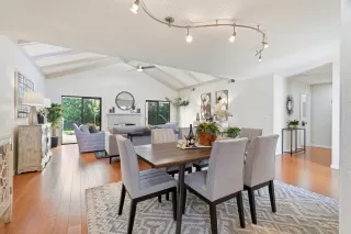 Photo #4: ML82043054 Listing 