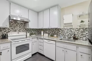 Photo #6: ML82043071 Listing 