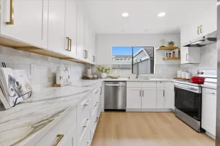 Photo #4: ML82043095 Listing 