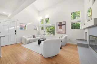 Photo #4: ML82043128 Listing