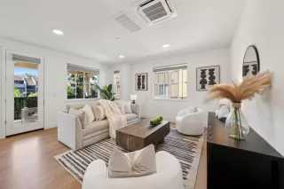 Photo #2: ML82043148 Listing 