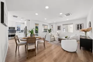 Photo #4: ML82043148 Listing 