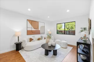 Photo #4: ML82043196 Listing 