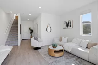 Photo #5: ML82043223 Listing 