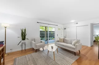 Photo #4: ML82043474 Listing 