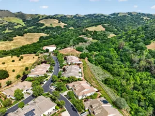 Photo #5: ML82043695 Listing 