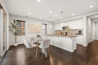 Photo #4: ML82043701 Listing 