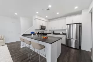 Photo #4: ML82043719 Listing 