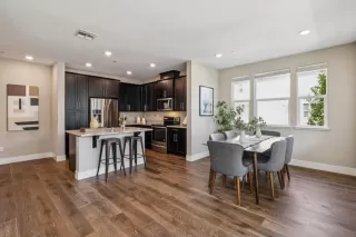 Photo #5: ML82043722 Listing 