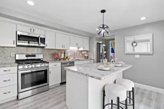 Photo #3: ML82043856 Listing 