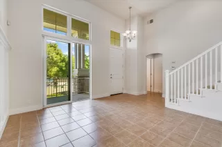 Photo #3: ML82043892 Listing 