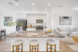 Photo #2: ML82043895 Listing 