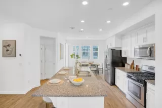 Photo #6: ML82043895 Listing 