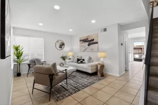 Photo #2: ML82044031 Listing 