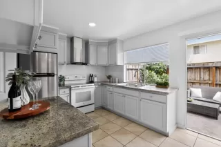 Photo #4: ML82044031 Listing 