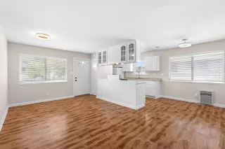 Photo #4: ML82044056 Listing 