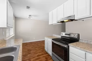 Photo #6: ML82044056 Listing 